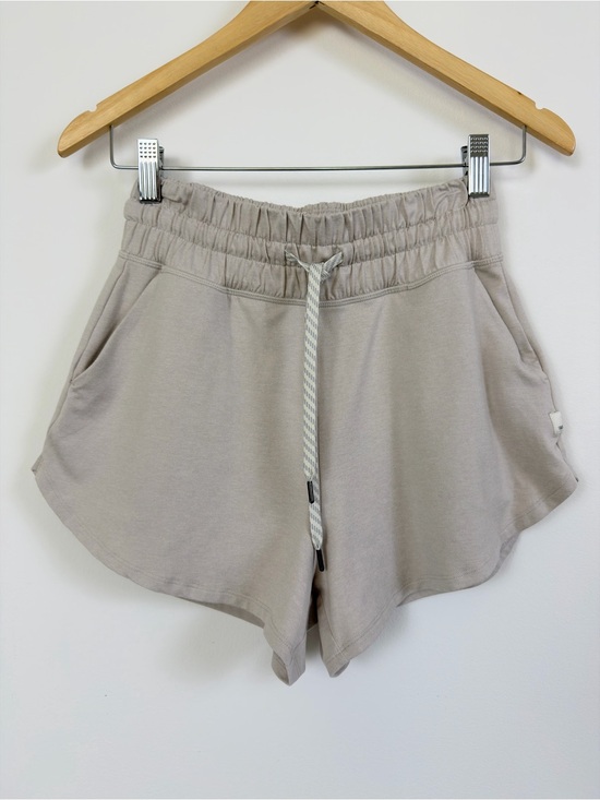 Vuori Pants - Vuori Women's Athletic Shorts in Light Taupe